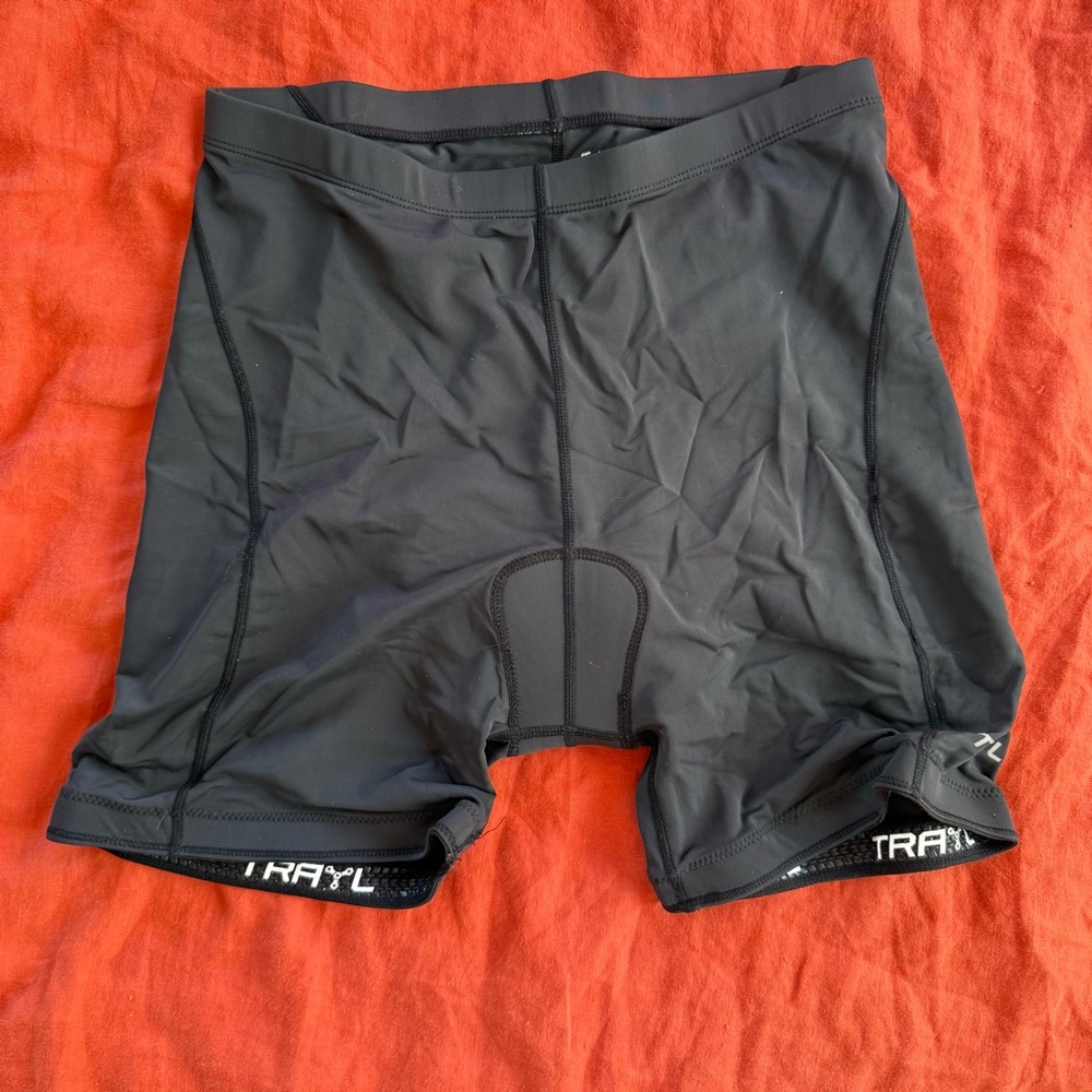 TRAYL Black Cycling Shorts
